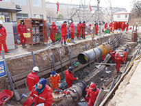 �ܵ��������c��ȫ����(j��)�u(p��ng)�r(ji��)ϵ�y(t��ng)