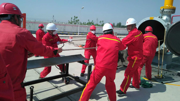 �ܵ�й©��ʯ�ͺ���ܵ������ŷŵ�ʯ����ɭh(hu��n)����Ⱦ�ģ�����؟�Α���ν綨��