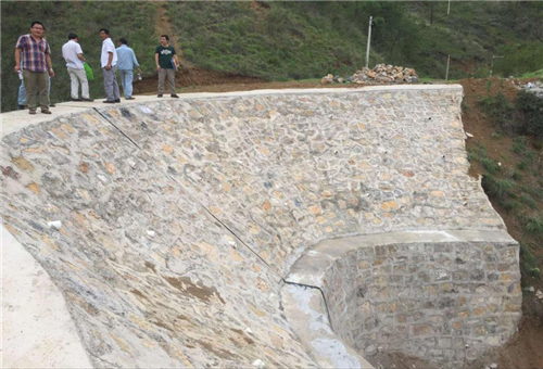 ���ϳ�Ʒ�͹ܵ����϶ε��|(zh��)��(z��i)�����Ό��߼����h